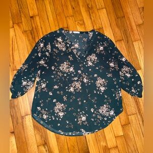 Maurices Green Floral Blouse Size: Medium